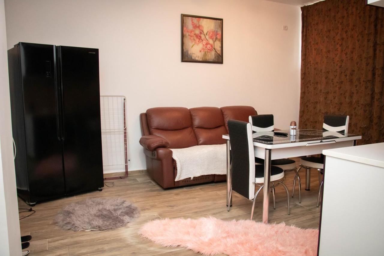 Apartament Capitala Militari Rosu Ngoại thất bức ảnh