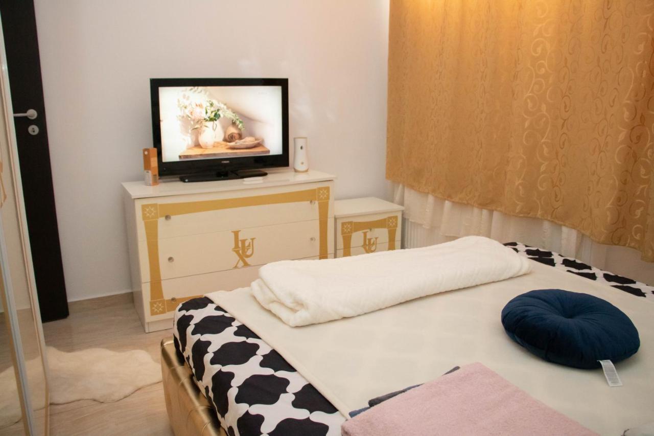 Apartament Capitala Militari Rosu Ngoại thất bức ảnh